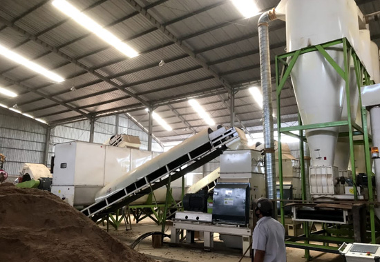 Деревянная молотковая мельница