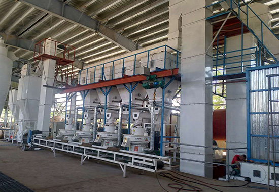 Машина для производства древесных гранул